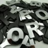 Letras adhesivas cromadas